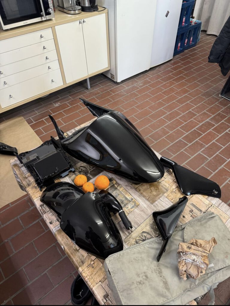 lackieren-schwarz-gfk